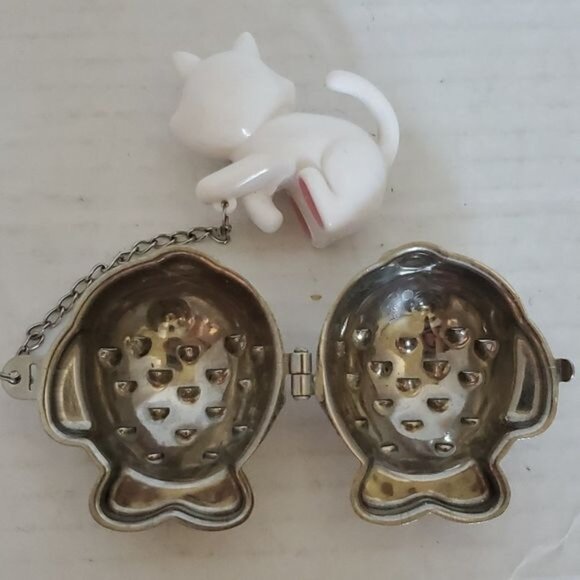 Josie Cat Hanging Loose Tea BALL Infuser Fish Bowl Dish - Picture 5 of 11